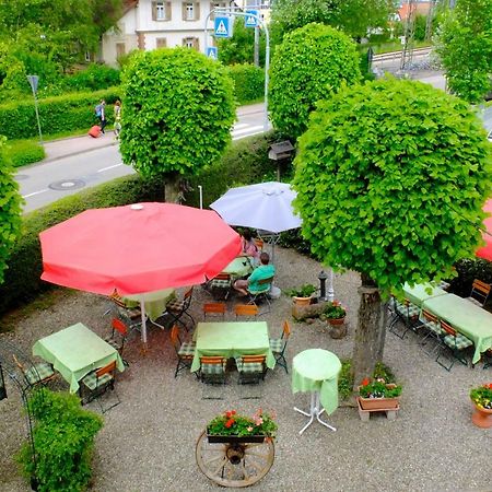 Hotel Loewen Kirchzarten Bagian luar foto