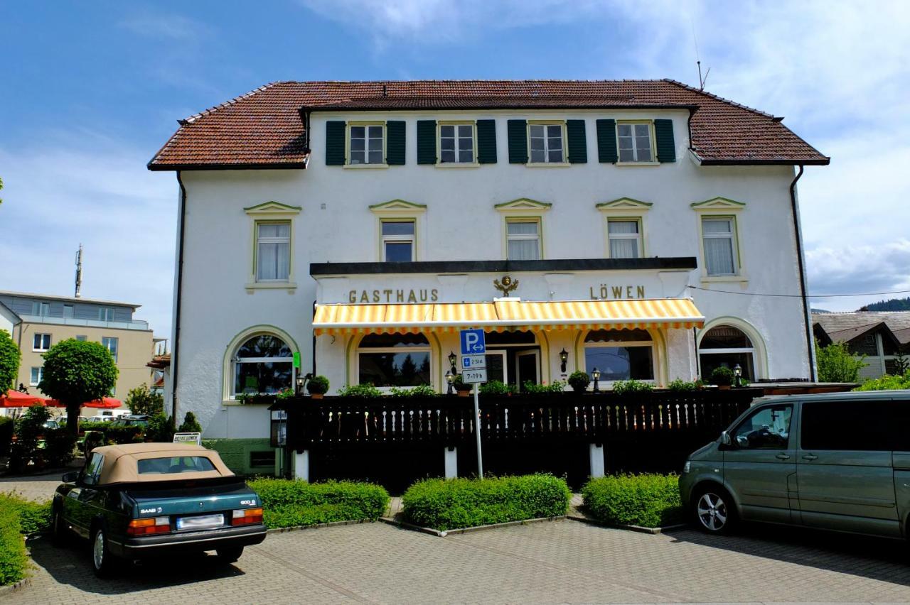 Hotel Loewen Kirchzarten Bagian luar foto