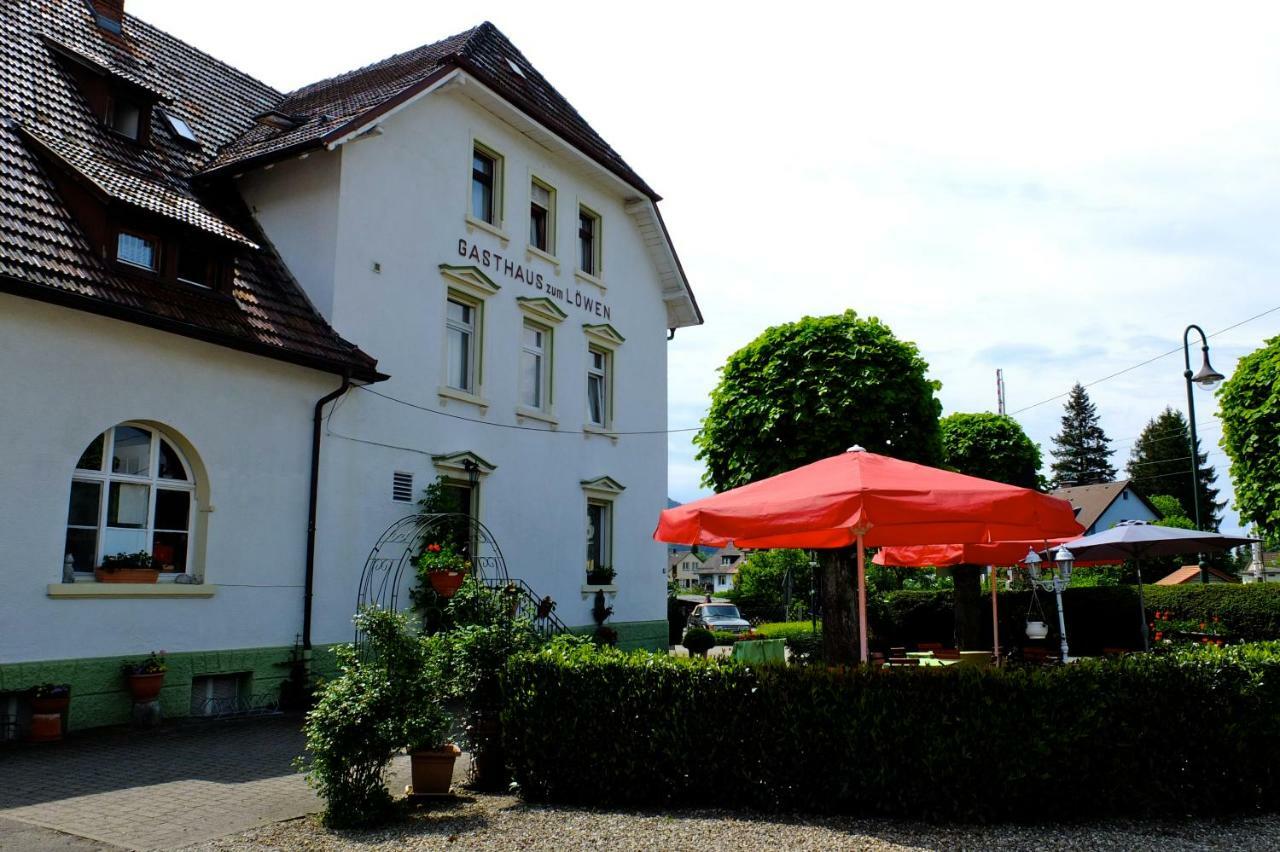Hotel Loewen Kirchzarten Bagian luar foto