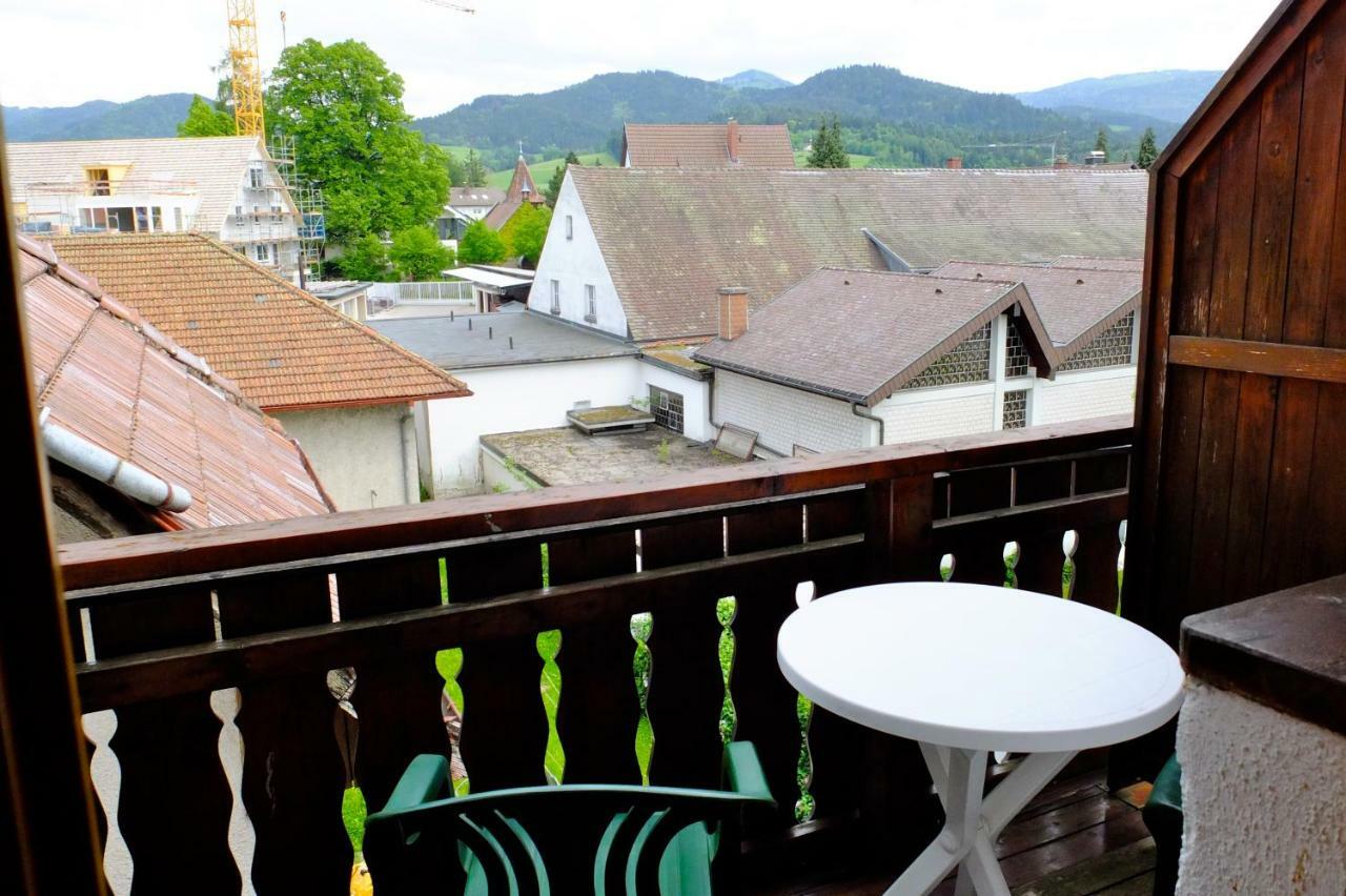 Hotel Loewen Kirchzarten Bagian luar foto