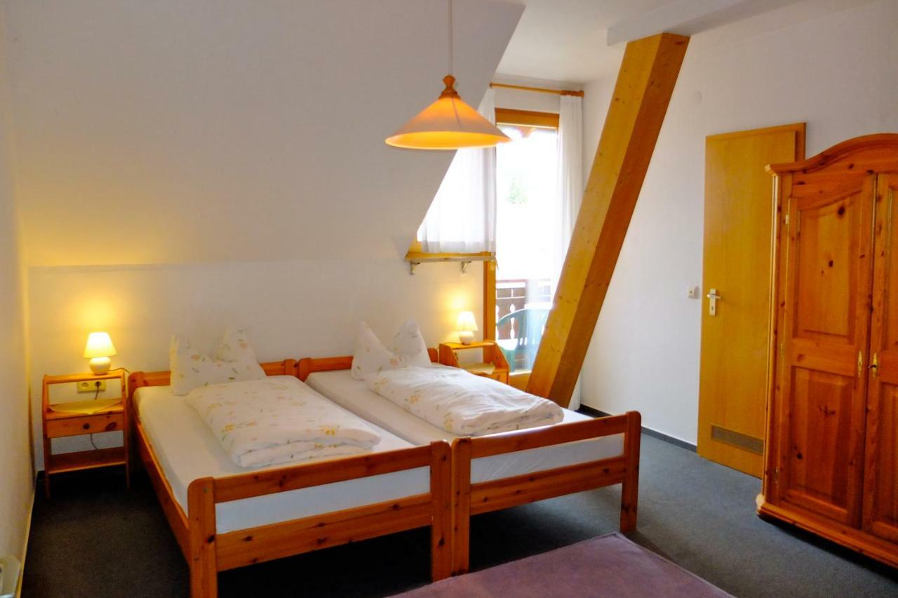 Hotel Loewen Kirchzarten Bagian luar foto